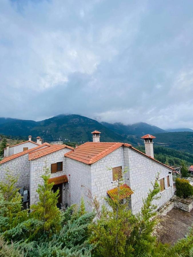Villa Καστρο Πετρινα Σαλε Καλαβρυτα Kalavryta Exterior foto